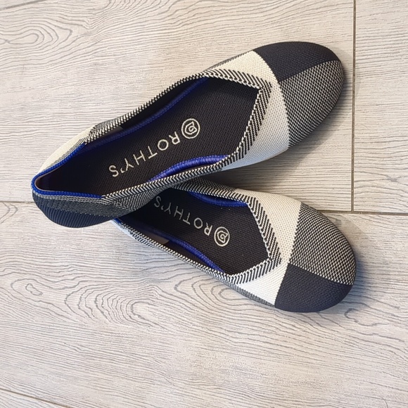 Rothy's Shoes - Rothy's The Flat Round Toe Black and Cream Flats